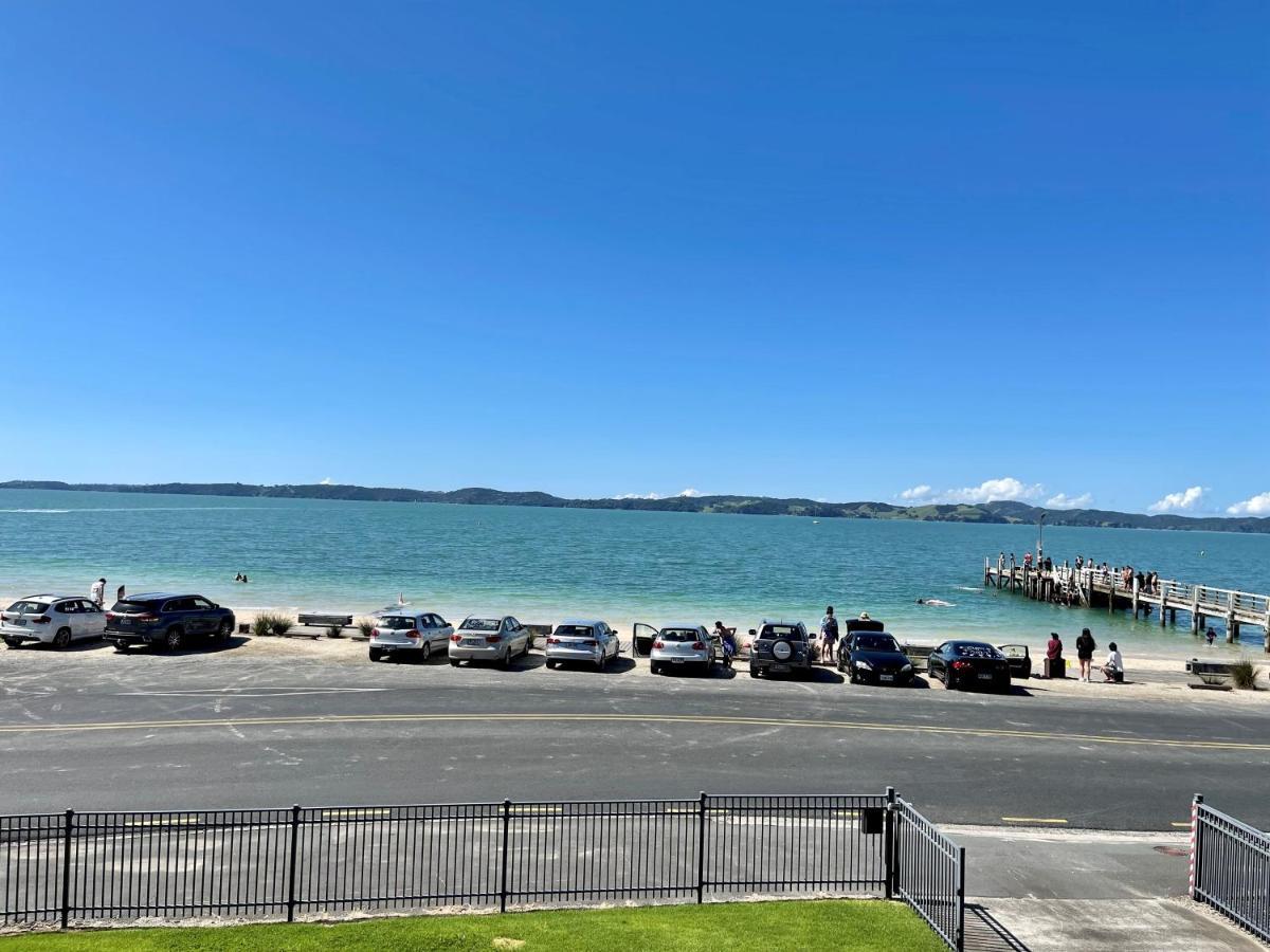 Beach Front Resort! Maraetai 外观 照片