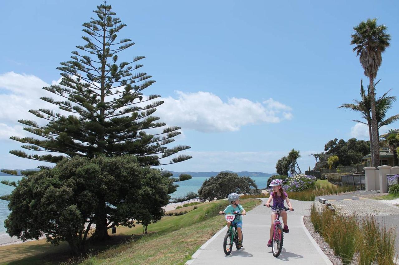 Beach Front Resort! Maraetai 外观 照片