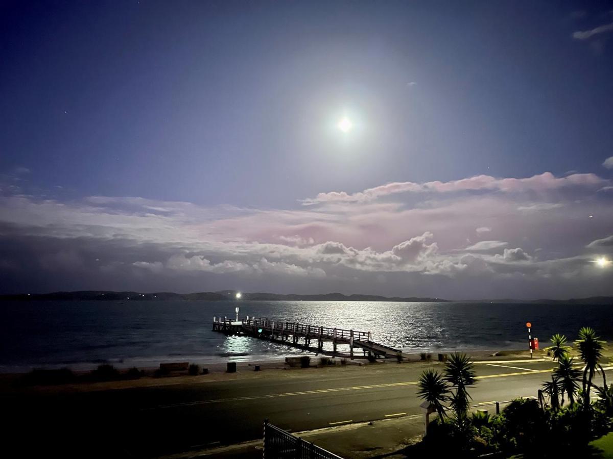 Beach Front Resort! Maraetai 外观 照片
